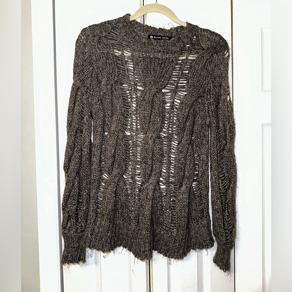 Blanc Noir Sweater